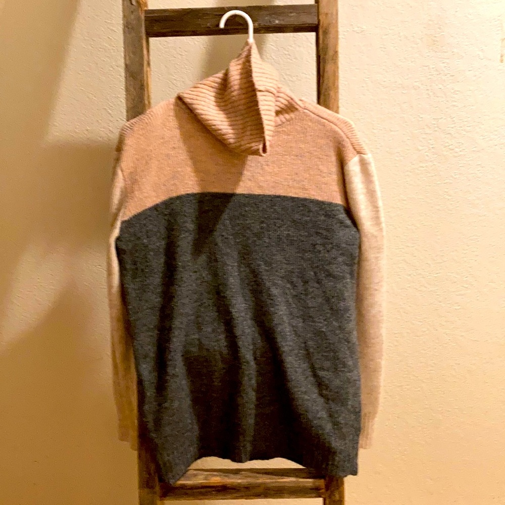 Women’s small turtleneck fleece shirt by JustFab